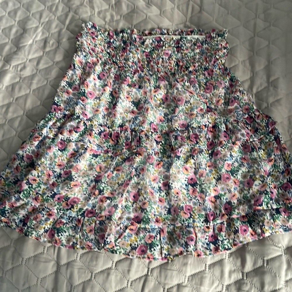 SOLD🌟Bundle 3/$30🌟 Floral lined tiered ruffle skirt. Cute and flirty.